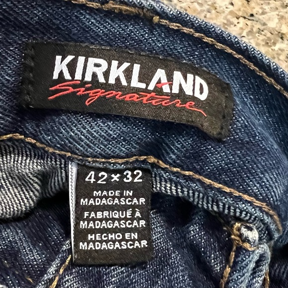 KIRKLAND SIGNATURE MEN JEANS (42 x 32) - Picture 6 of 8
